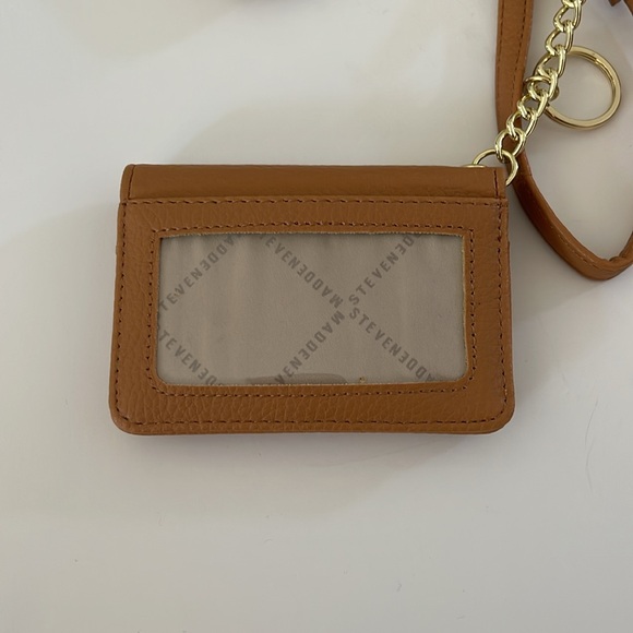 NWOT Steve Madden wristlet with removable strap and change purse with keychain. - Picture 4 of 11